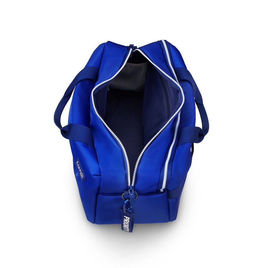 City Plume Layover in Mykonos 24H Bag in the color Magnetic Blue. image number 2