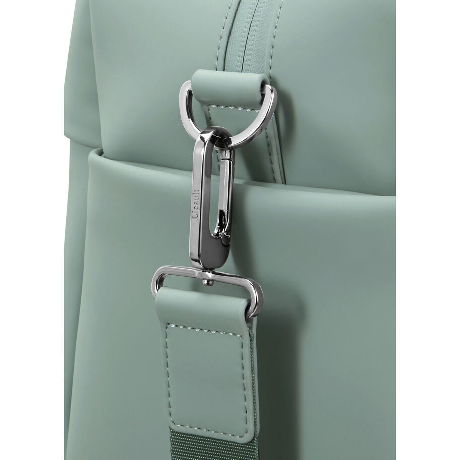 Lost In Berlin 24H Bag in the color LAST CALL | Yoga Green. image number 4