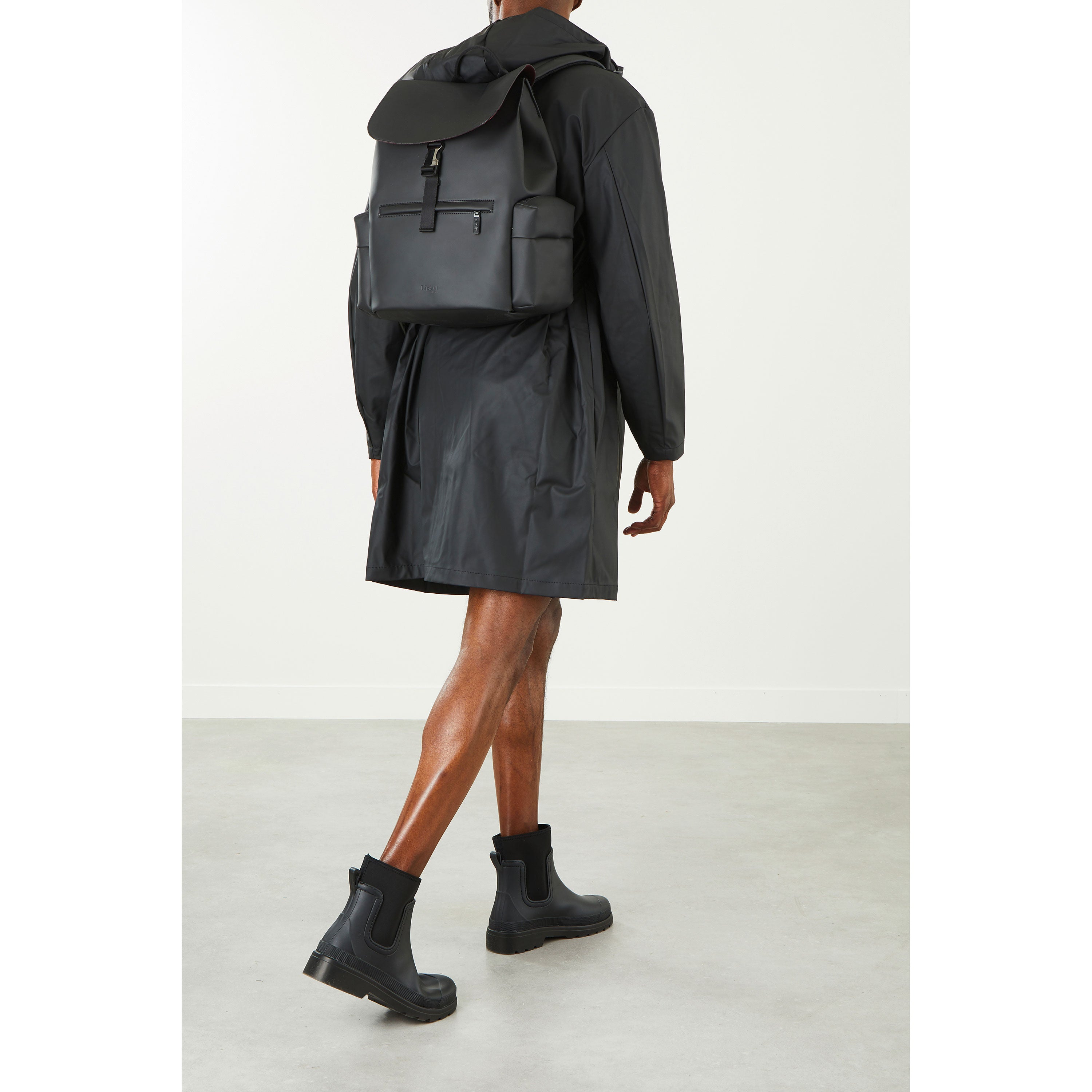 Lost In Berlin Cargo Backpack in the color Black. image number 10