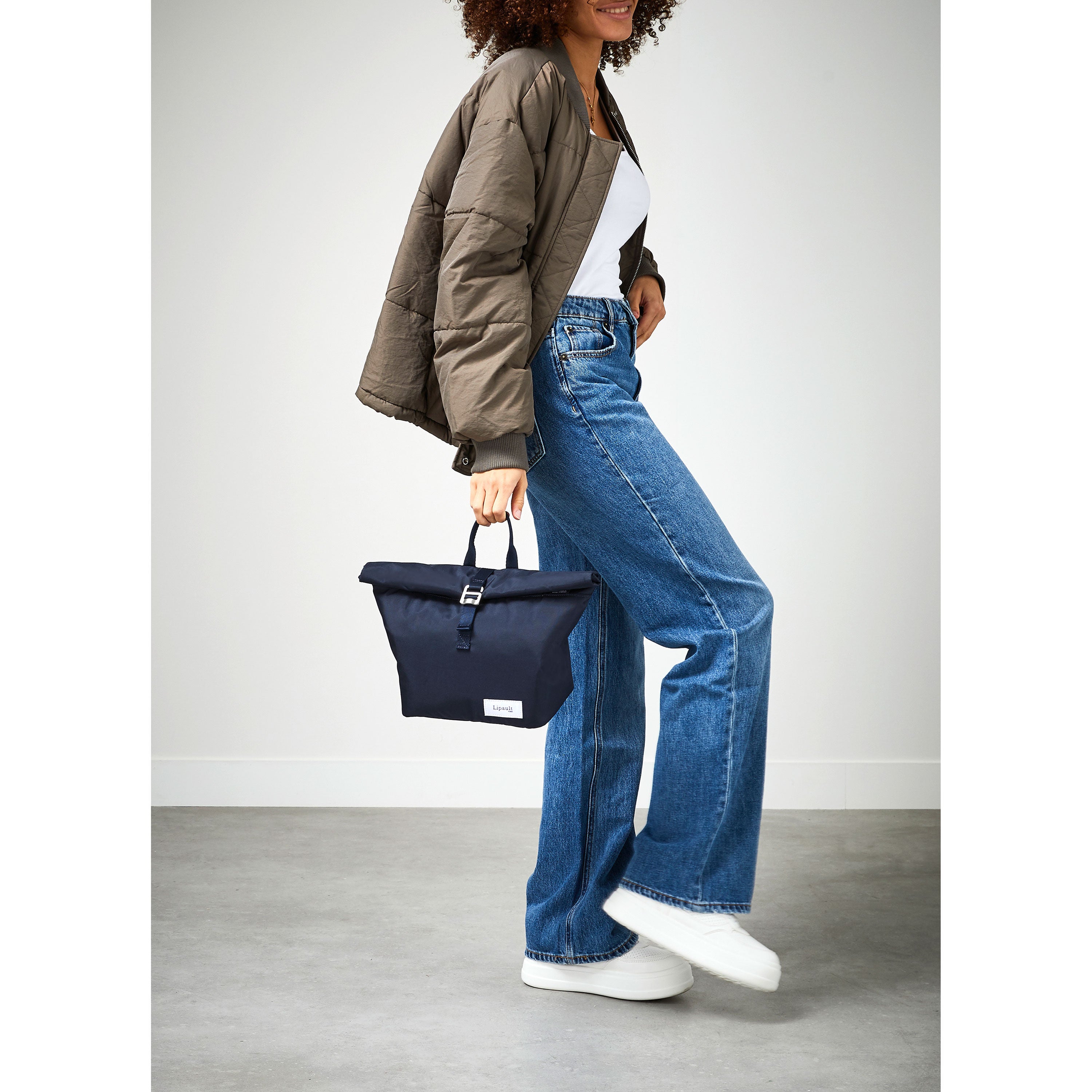 4TMRW Lunch Bag in the color Carbon Blue. image number 5