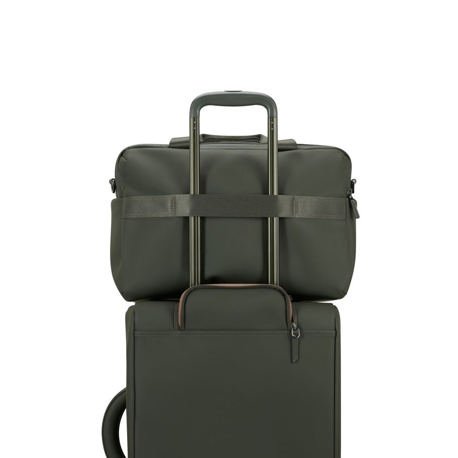Lost In Berlin 24H Bag in the color NEW | Dark Moss. image number 7