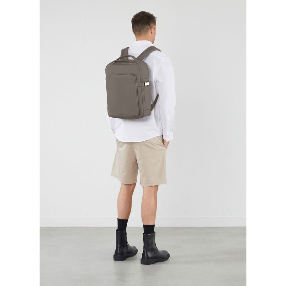 Lost In Berlin Backpack Pro in the color Ash Stone. image number 1