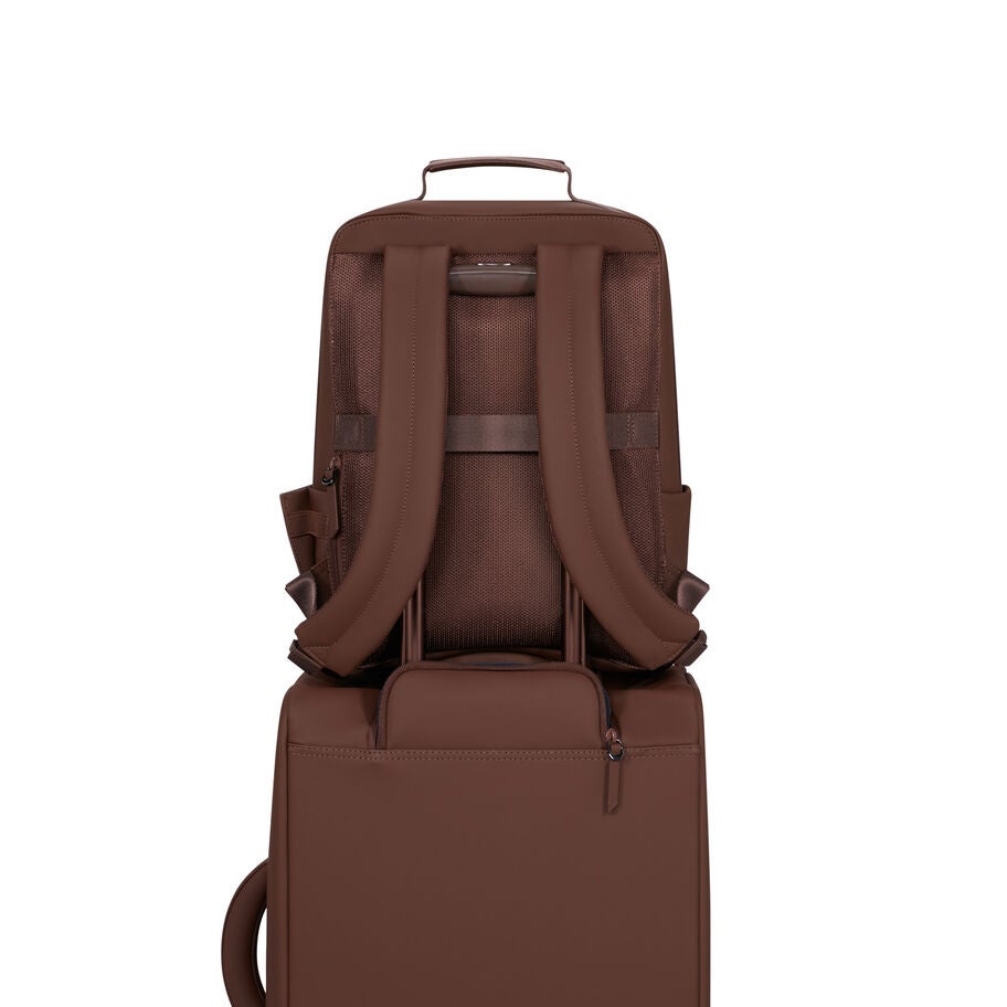 Lost In Berlin Lifetrotter Backpack in the color Spiced Mocha. image number 5