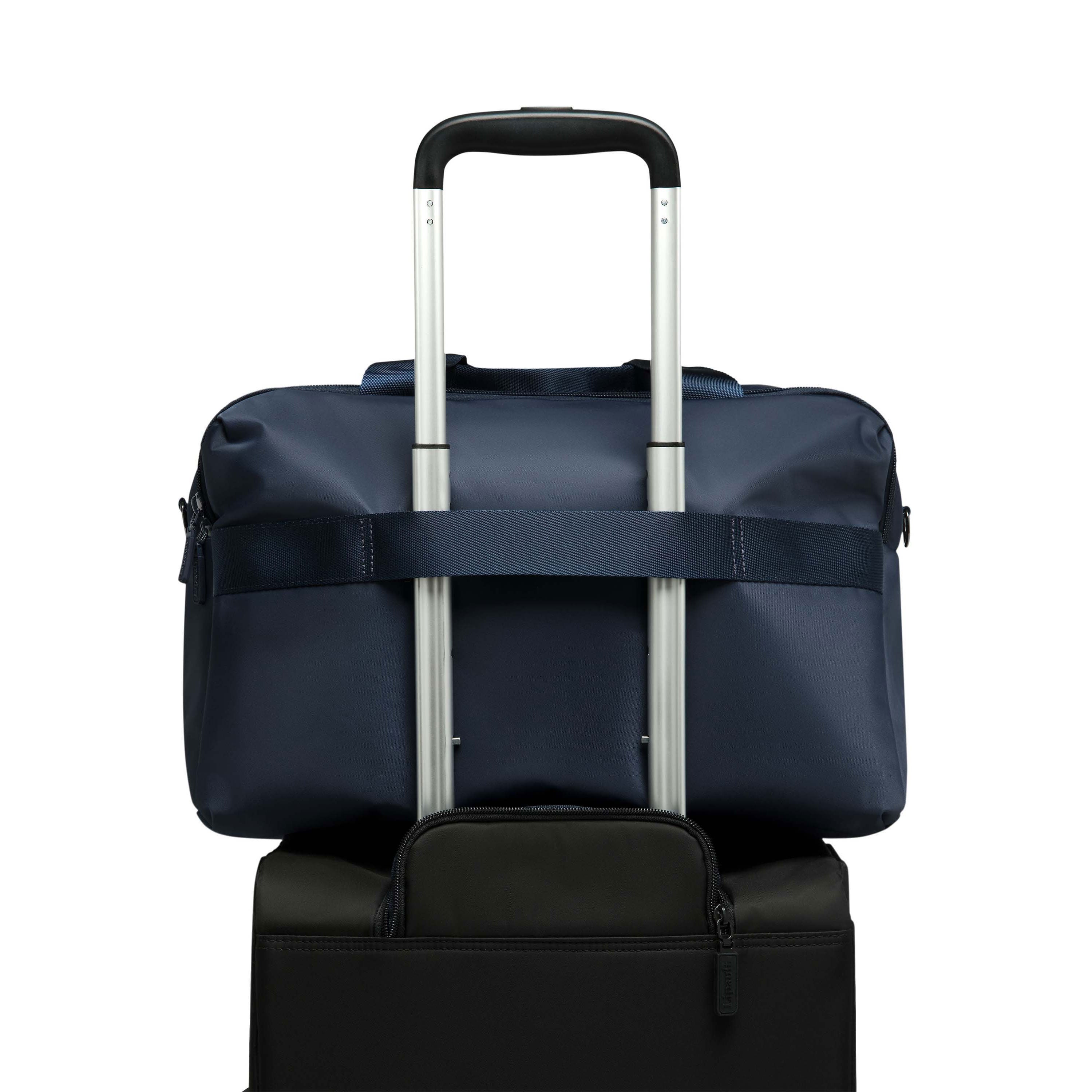 City Plume 24H Bag 2.0 in the color Navy. image number 4