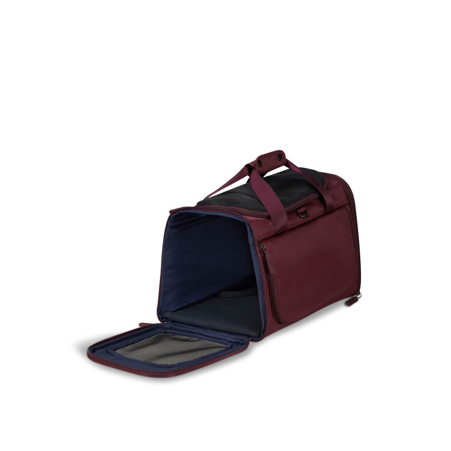 City Plume Pet Carrier in the color Bordeaux. image number 3