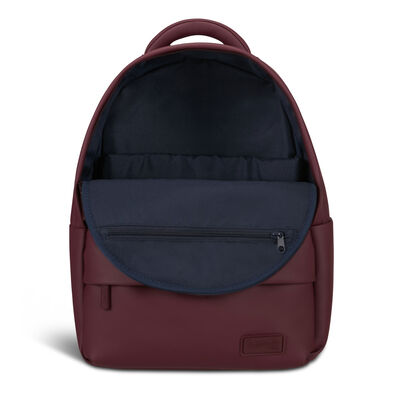 Lost In Berlin Backpack in the color Bordeaux.