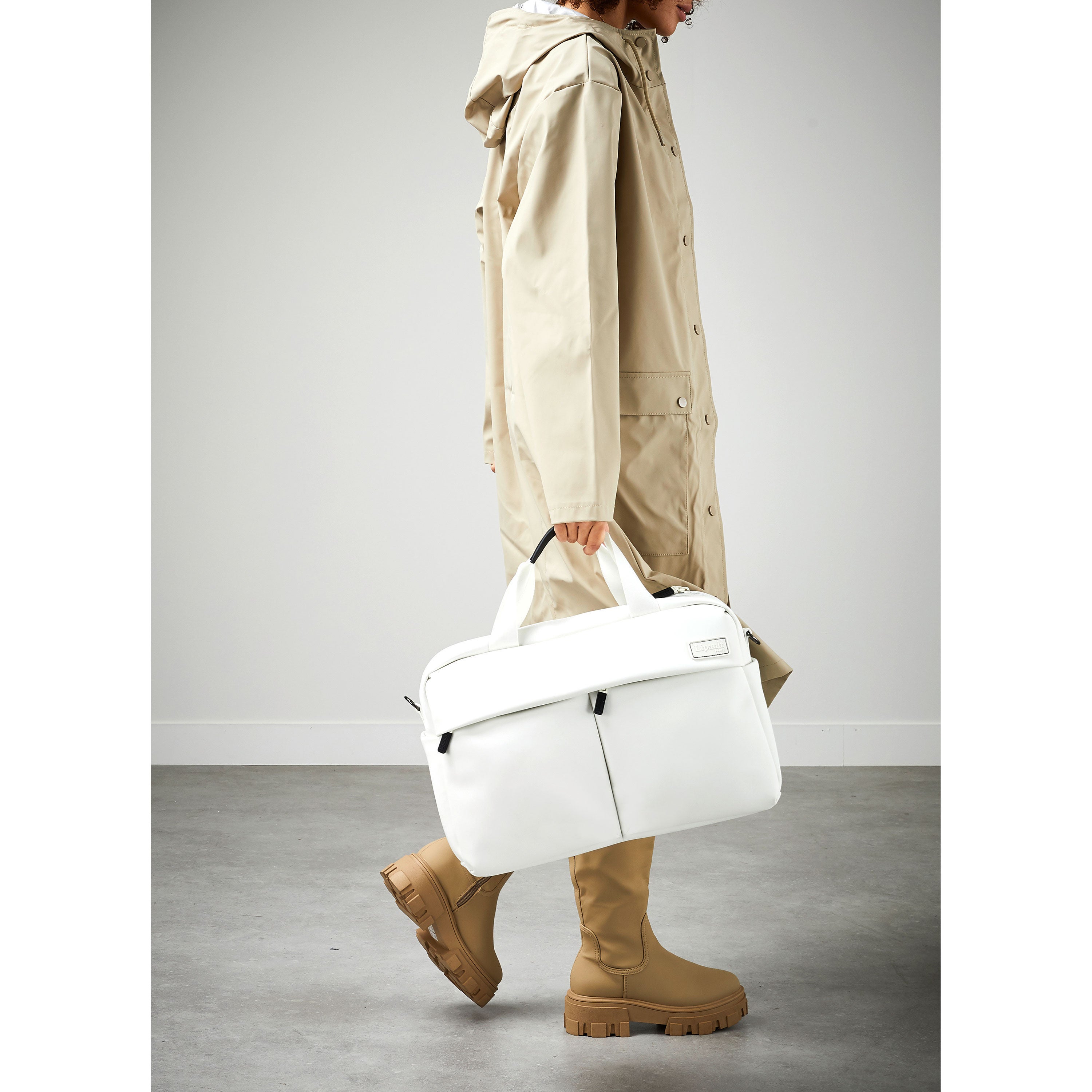 Lost In Berlin 24H Bag 2.0 in the color Just White. image number 7