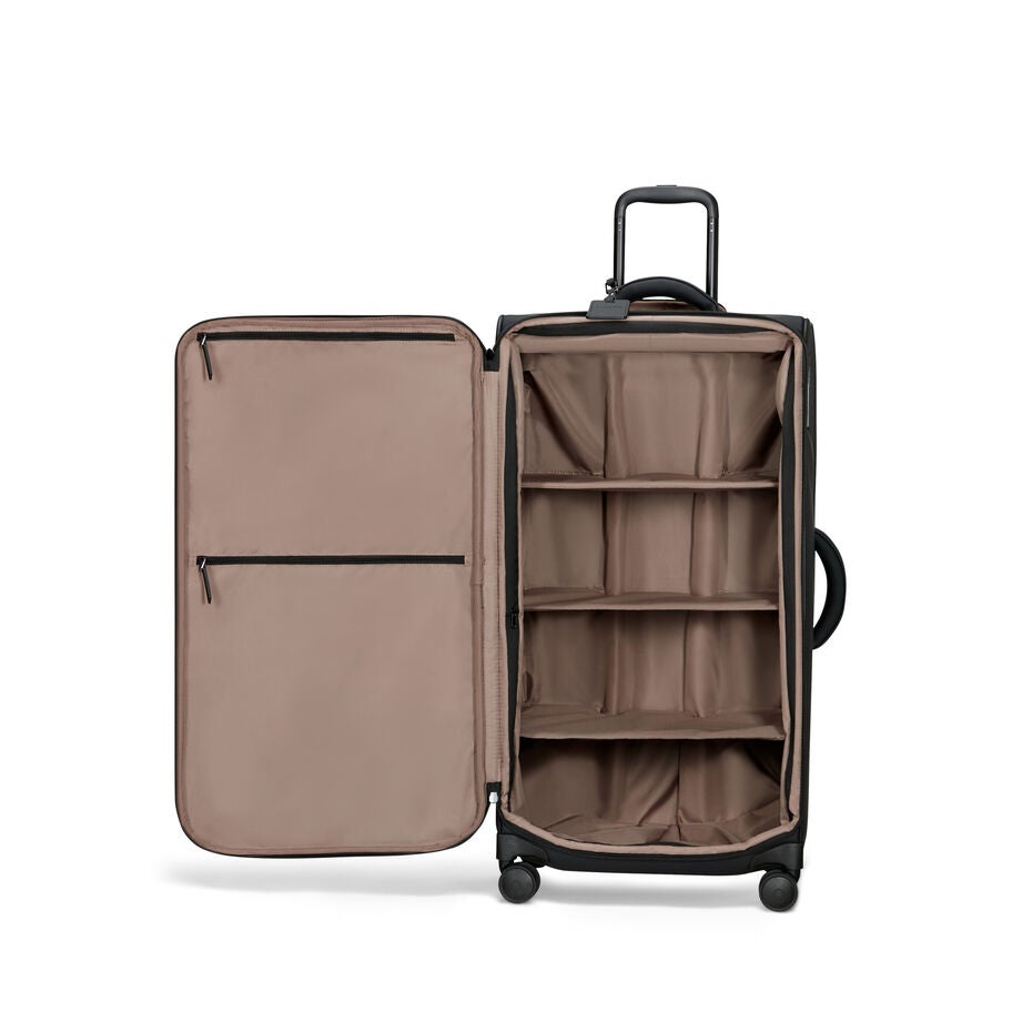 Lost In Berlin Trunk in the color Black. image number 3