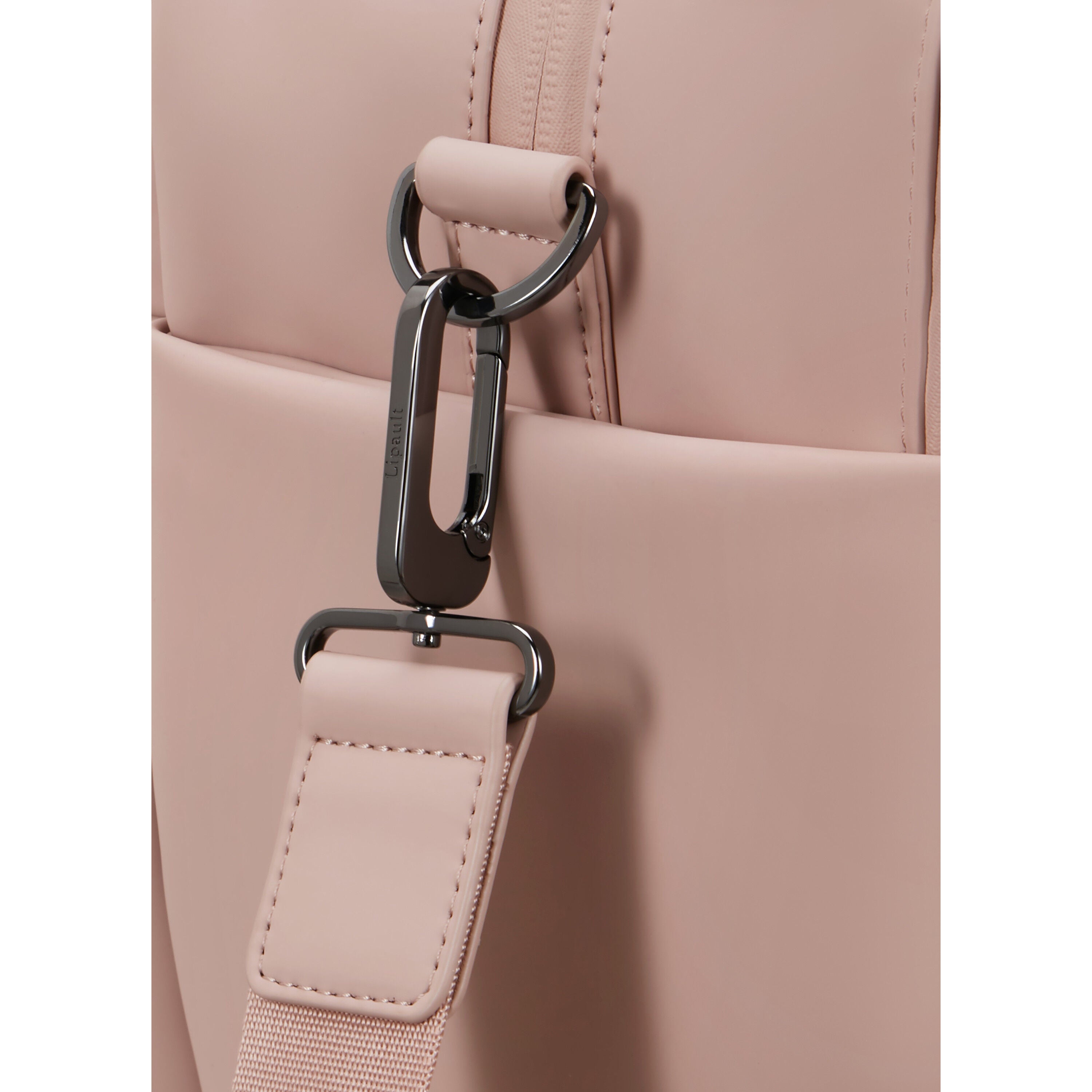 Lost in Berlin 24H Bag | Chic Parisian Style | Lipault