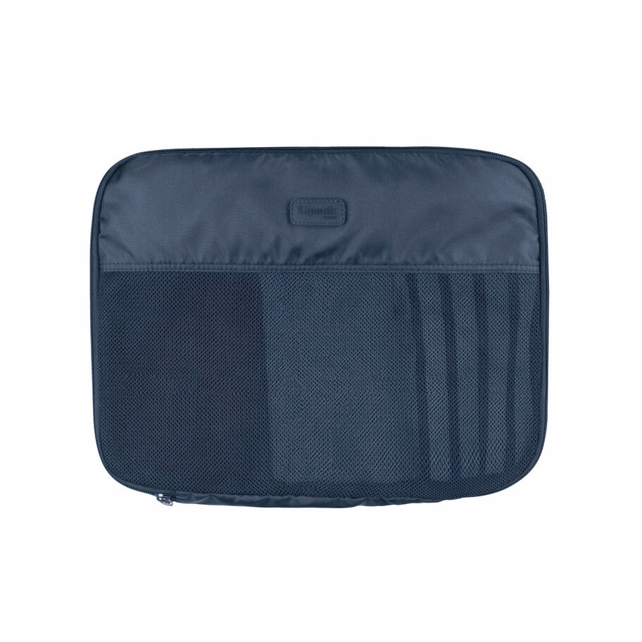 Travel Accessories Set of 3 Packing Cubes in the color Navy. image number 5