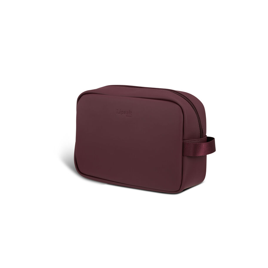 Lost In Berlin Toiletry Bag in the color Bordeaux. image number 2