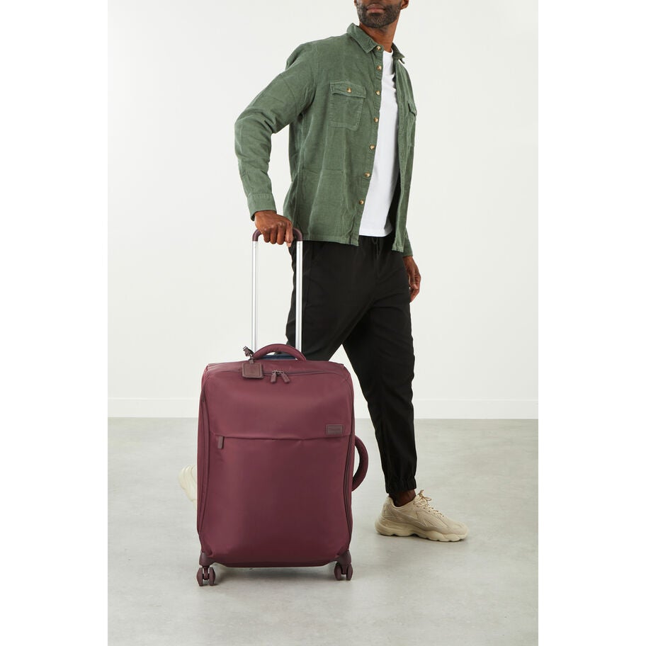 Plume Medium Trip in the color Bordeaux. image number 1