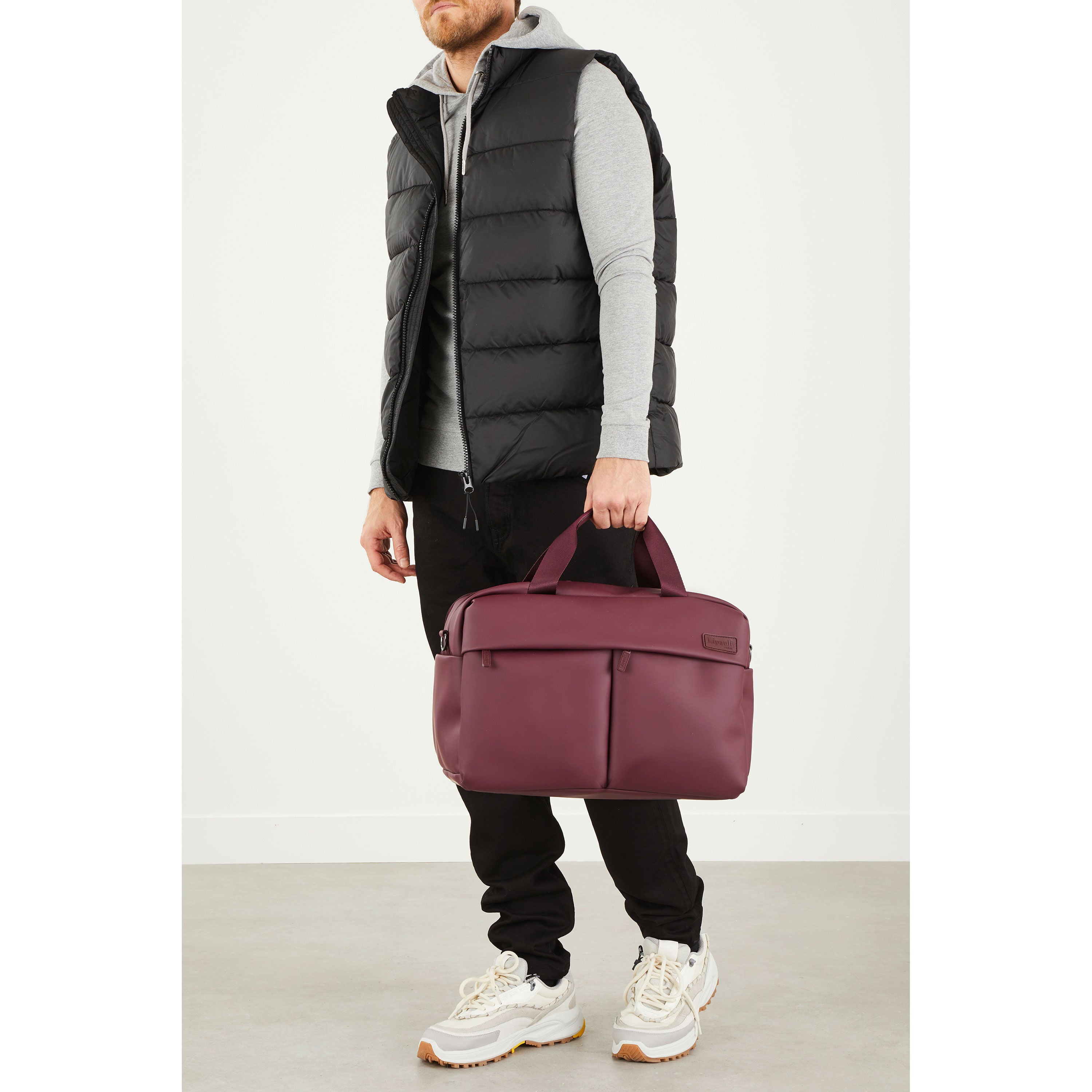Lost In Berlin 24H Bag 2.0 in the color Bordeaux. image number 7