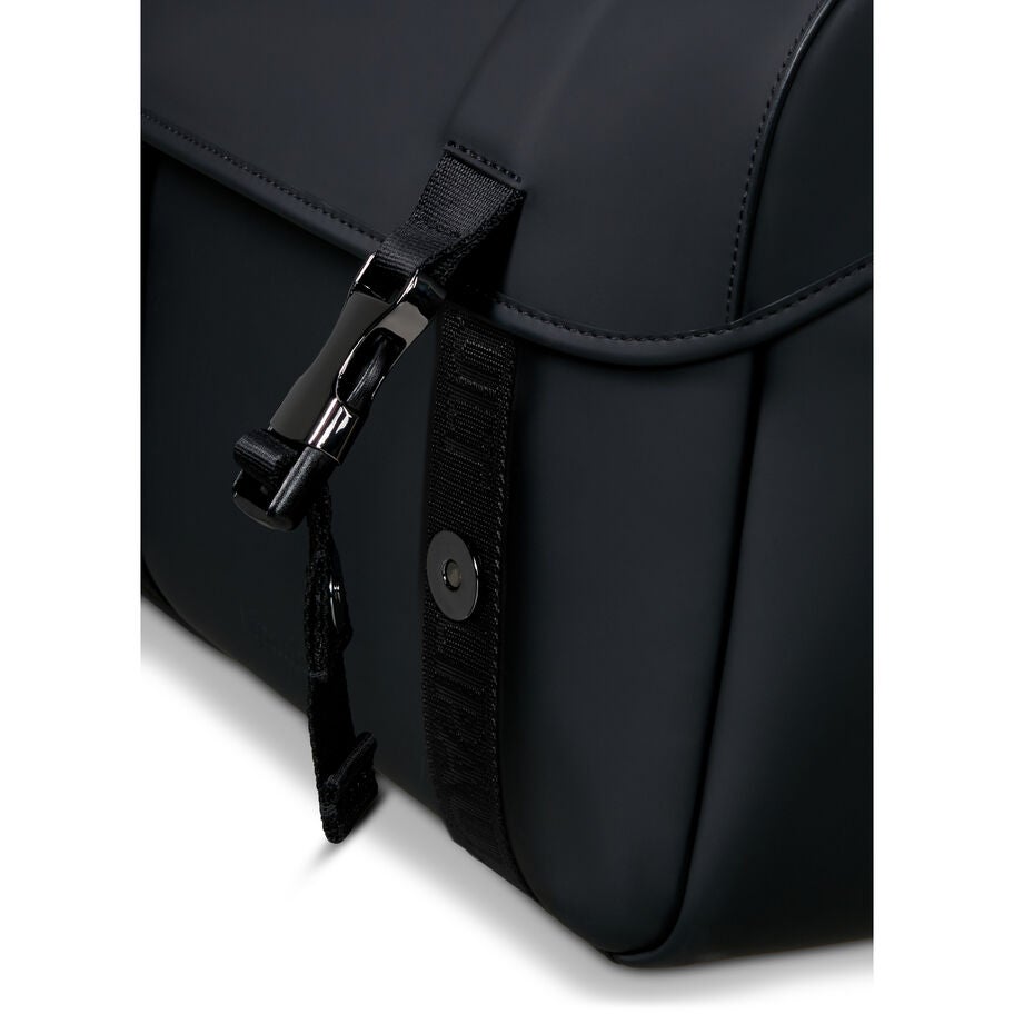 Lost In Berlin Exile Messenger Bag in the color Black. image number 7