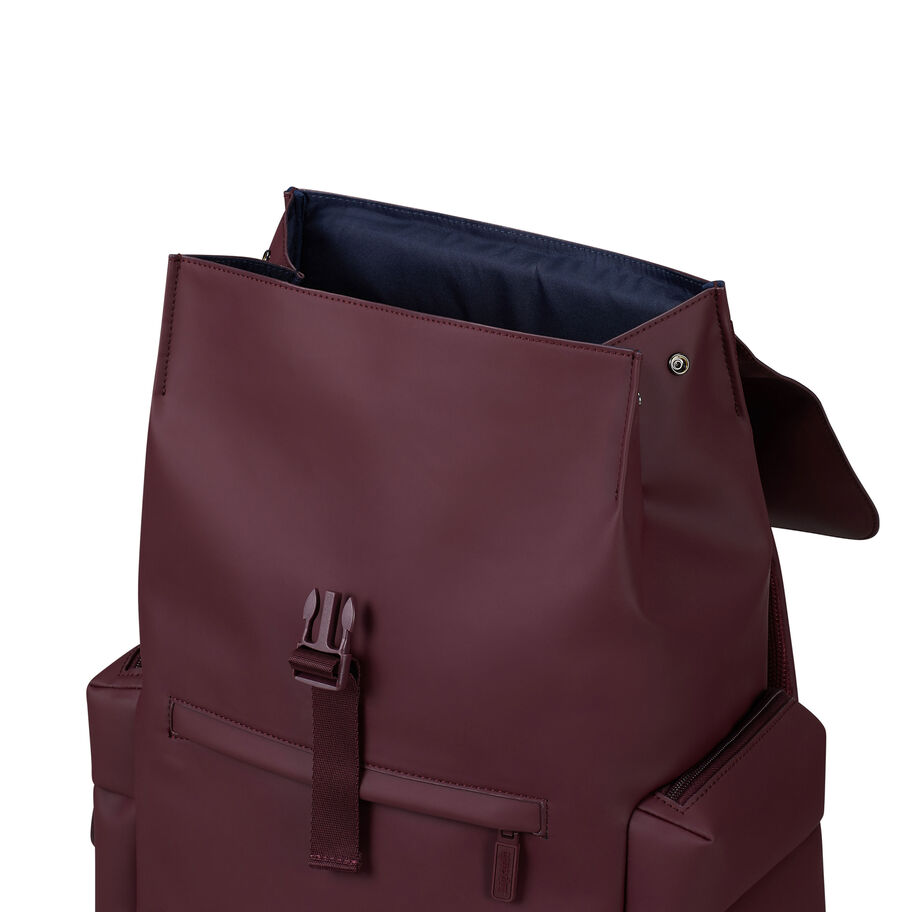Lost In Berlin Cargo Backpack in the color Bordeaux. image number 4