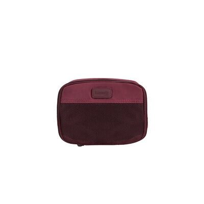 Travel Accessories Set of 3 Packing Cubes in the color Bordeaux.