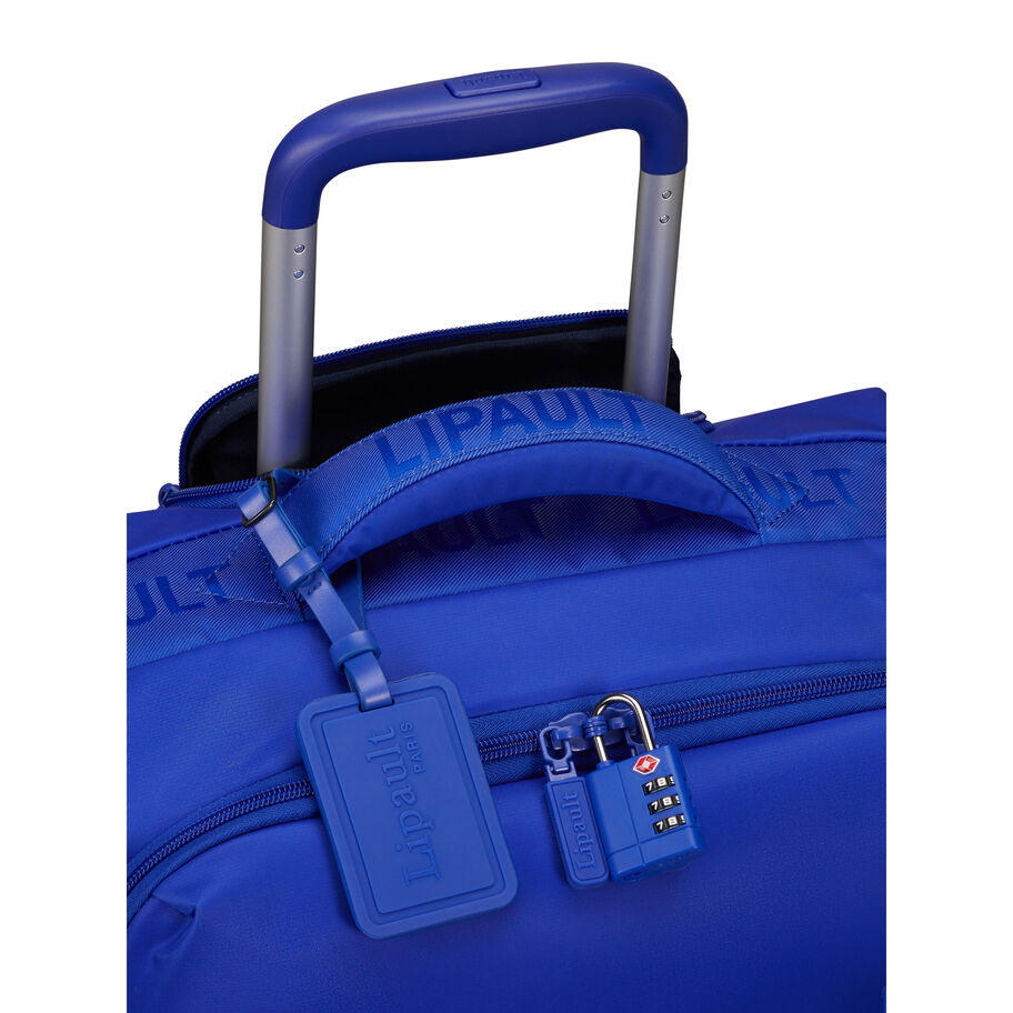 Plume Medium Trip Packing Case in the color Magnetic Blue. image number 4