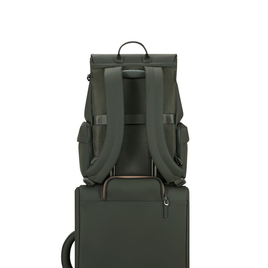 Lost In Berlin Cargo Backpack in the color NEW | Dark Moss. image number 8