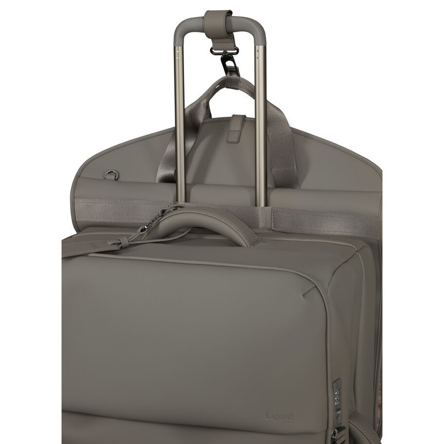 Lost In Berlin Garment Bag in the color NEW | Ash Stone. image number 7