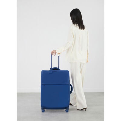 Lost In Berlin Long Trip in the color Blue Me Away.