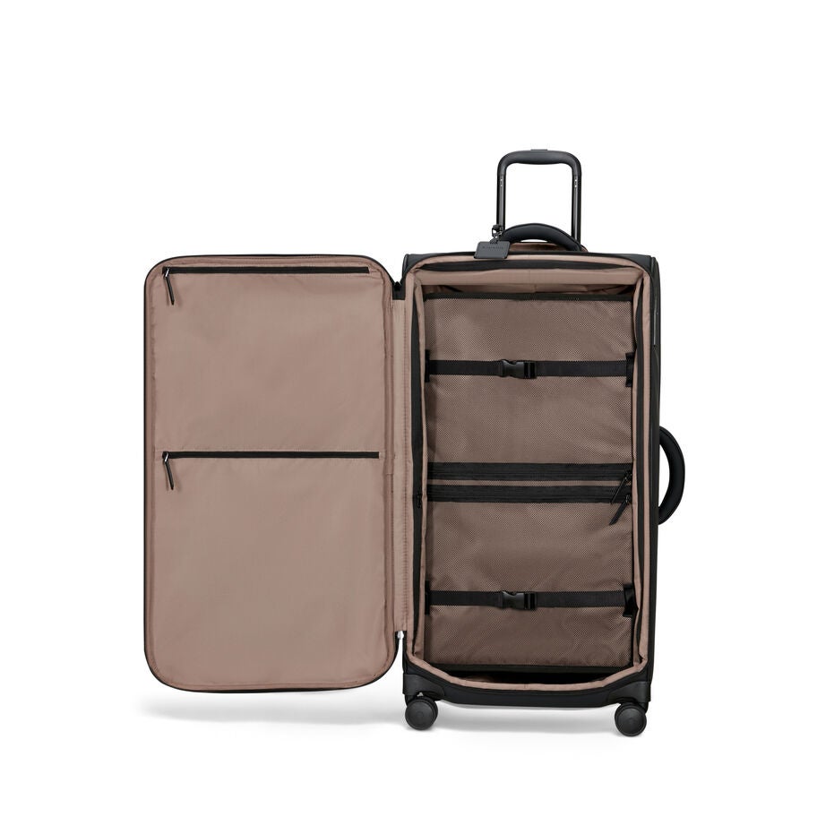 Lost In Berlin Trunk in the color Black. image number 2