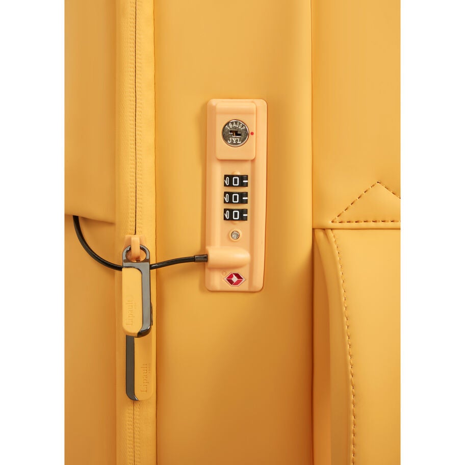 Lost In Berlin Cabin in the color NEW | Mango Burst. image number 4