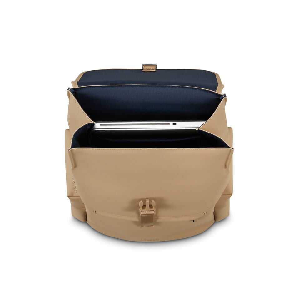 Lost In Berlin Cargo Backpack in the color Sandstone. image number 2