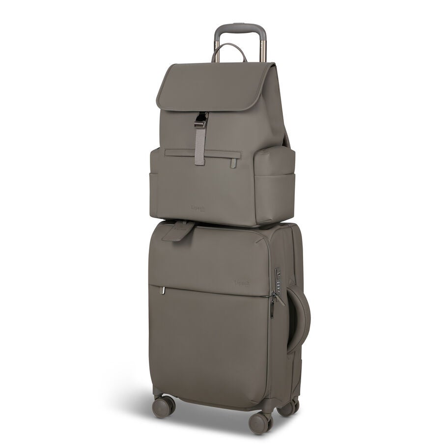 Lost In Berlin Cargo Backpack in the color Ash Stone. image number 9