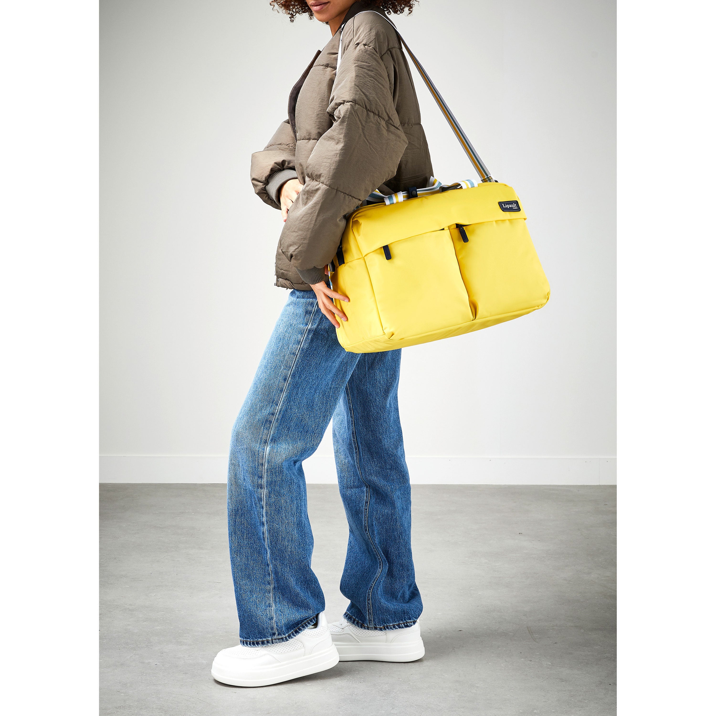 City Plume California 24H Bag in the color Blinding Sun. image number 6