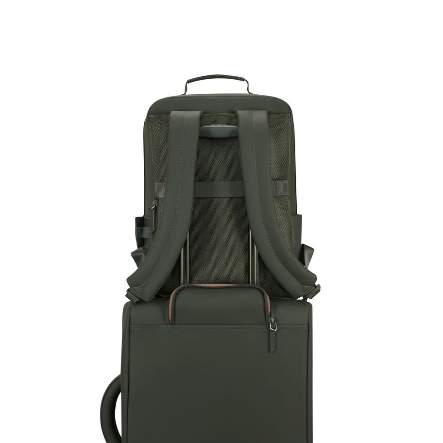 Lost In Berlin Lifetrotter Backpack in the color NEW | Dark Moss. image number 5
