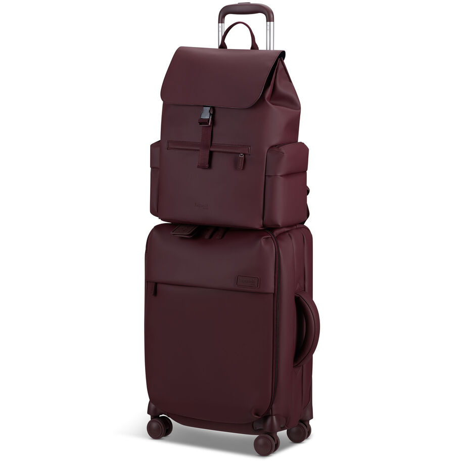 Lost In Berlin Cargo Backpack in the color Bordeaux. image number 6