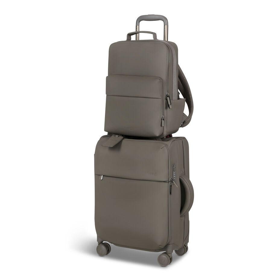 Lost In Berlin Lifetrotter Backpack in the color Ash Stone. image number 6