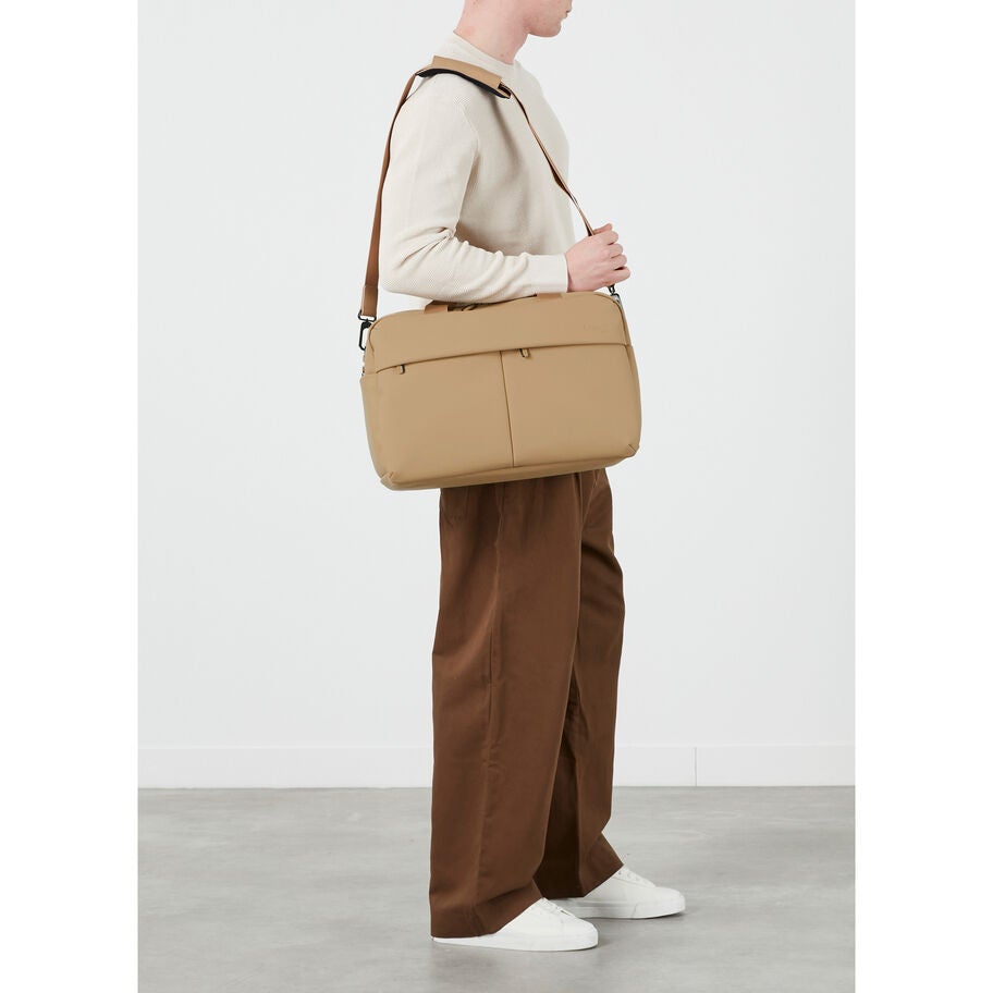 Lost In Berlin 24H Bag in the color Sandstone. image number 1