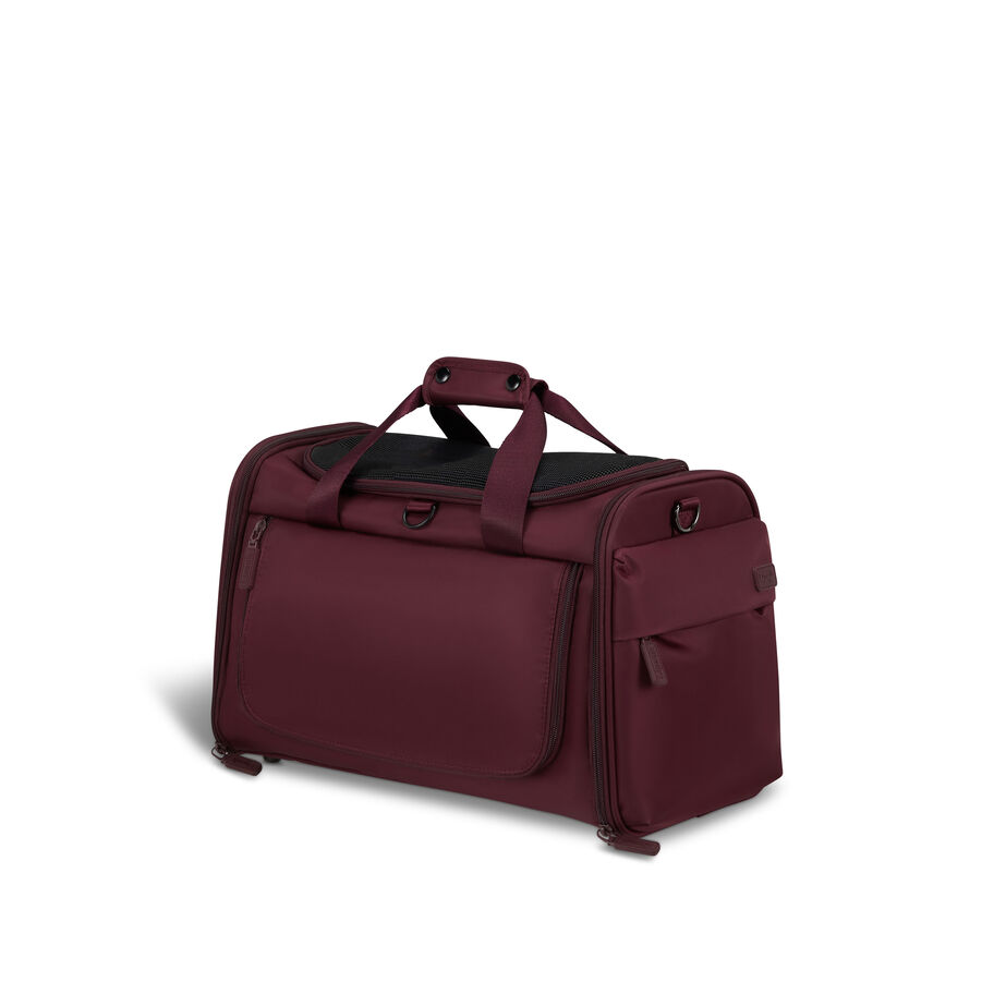 City Plume Pet Carrier in the color Bordeaux. image number 3