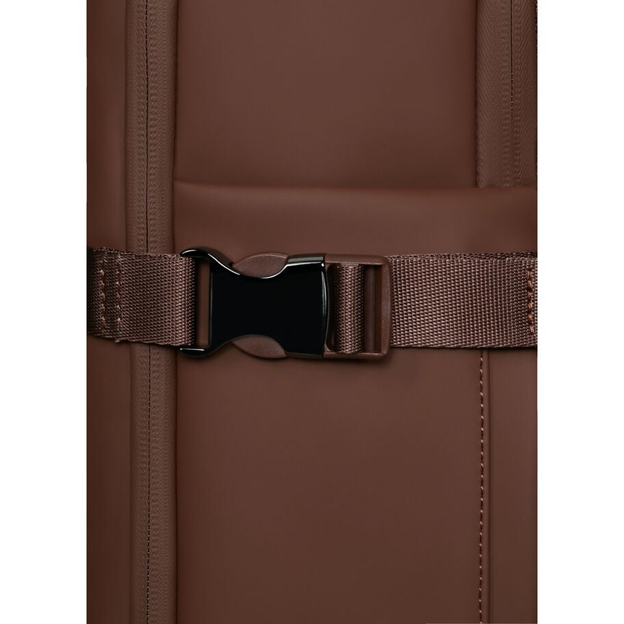 Lost In Berlin Backpack Pro in the color Spiced Mocha. image number 7
