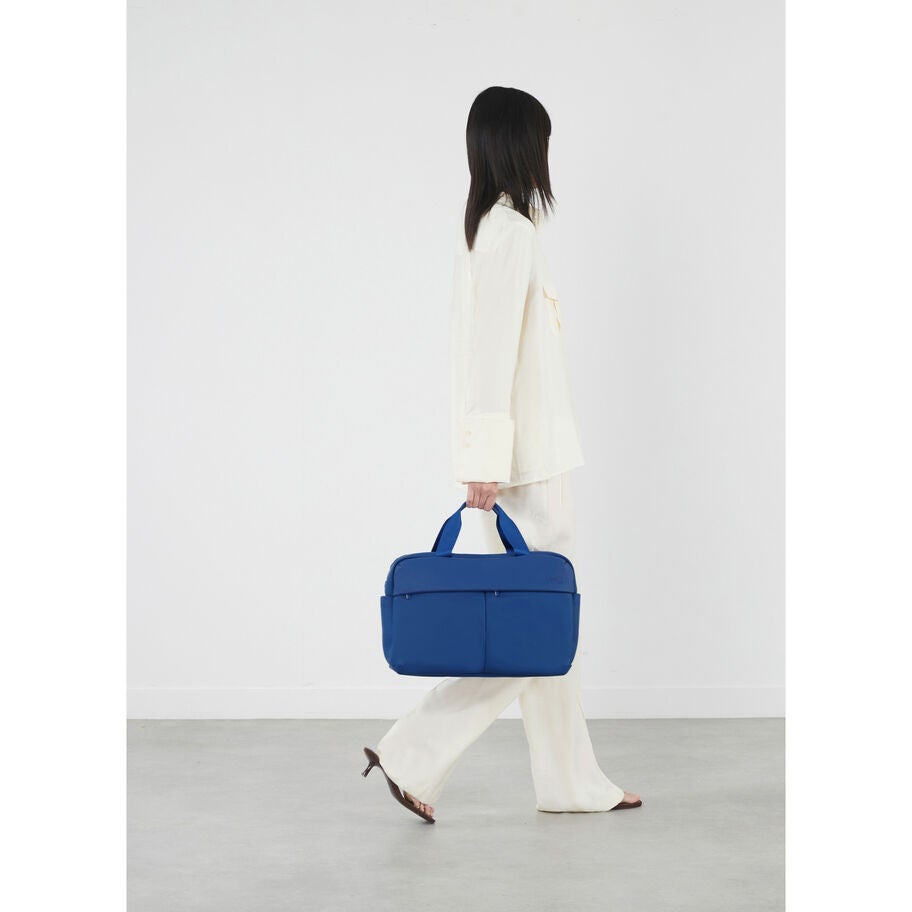 Lost In Berlin 24H Bag in the color Blue Me Away. image number 7